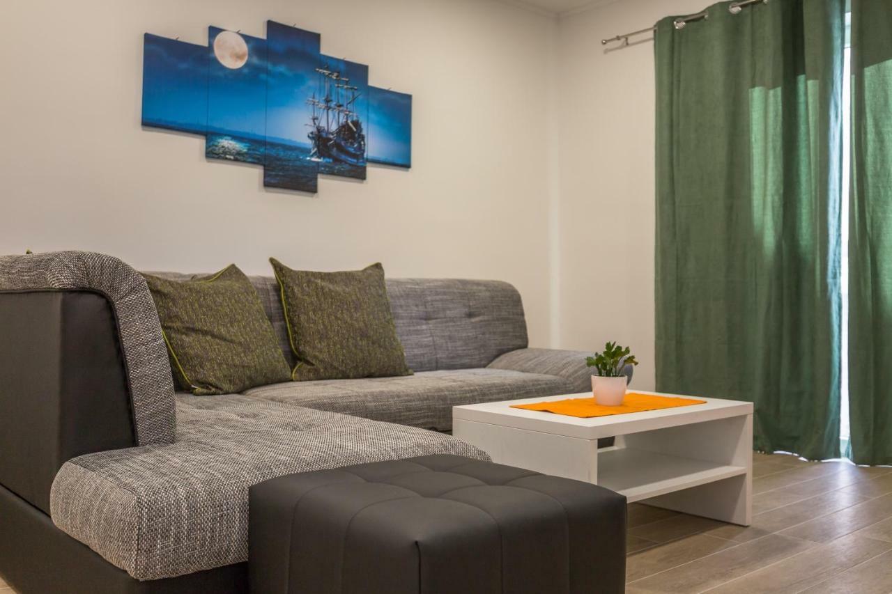 Acoustic Appartement Makarska Buitenkant foto