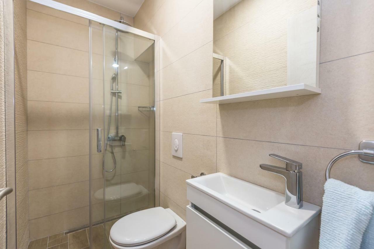 Acoustic Appartement Makarska Buitenkant foto