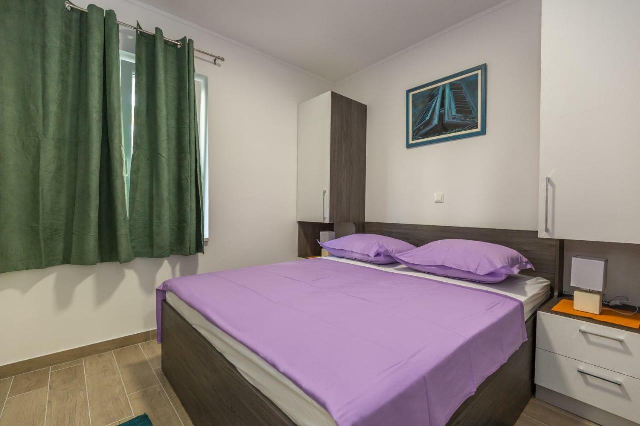Acoustic Appartement Makarska Buitenkant foto