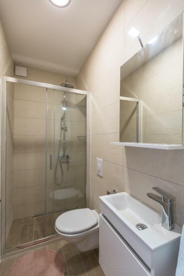 Acoustic Appartement Makarska Buitenkant foto