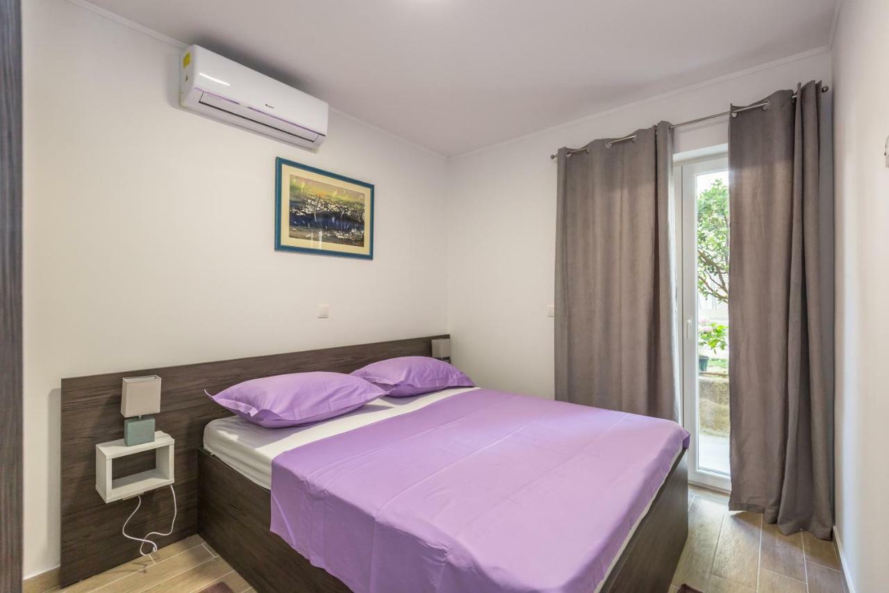 Acoustic Appartement Makarska Buitenkant foto